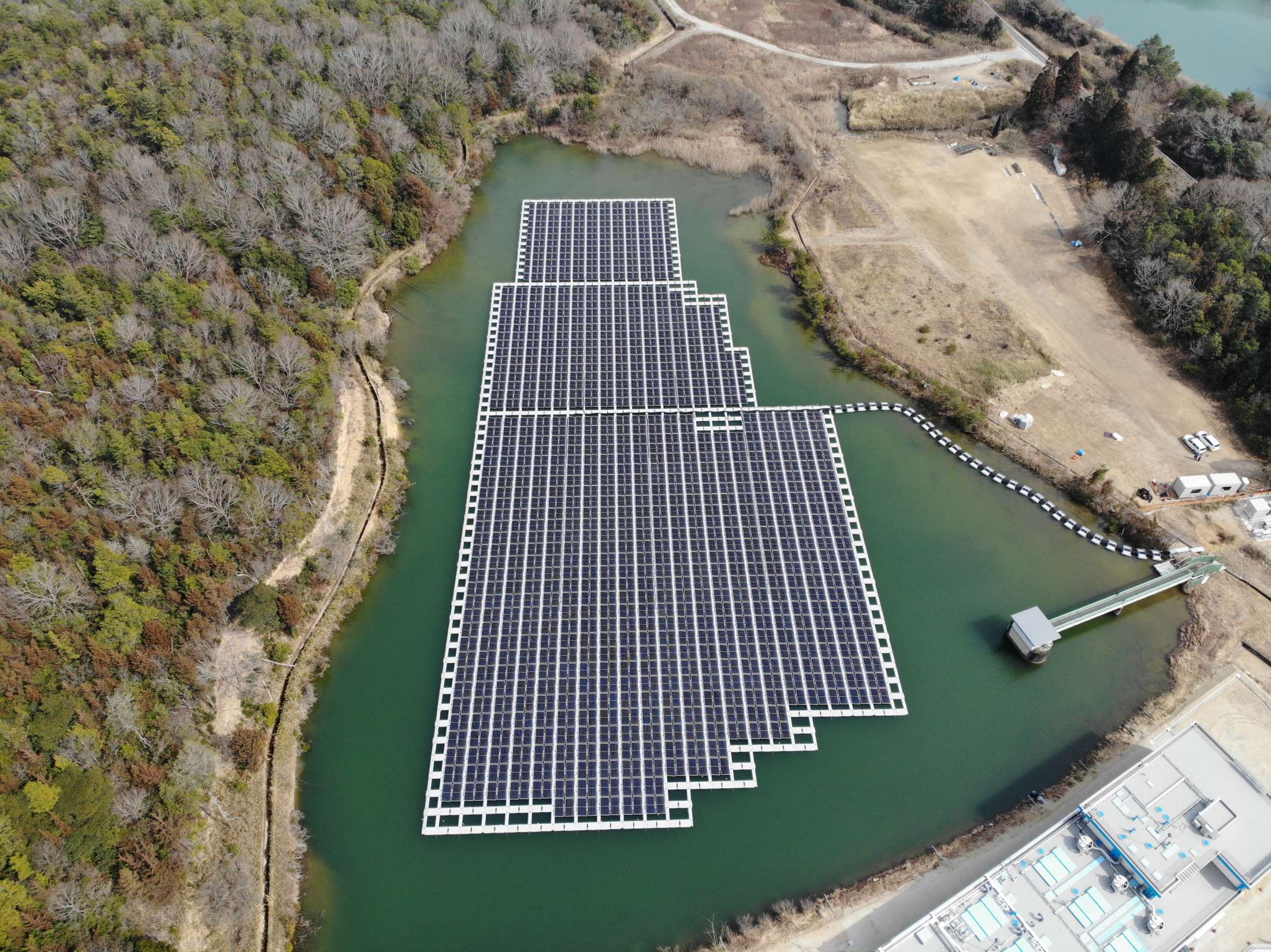 Nakashin Ike Floating solar plant